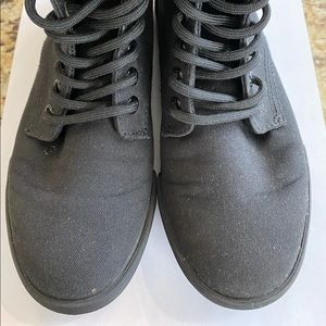 Dr Martins Fabric black boot